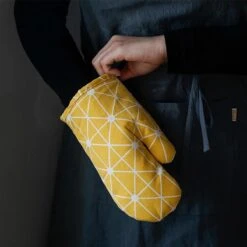 Ovenwanten Van Sophie Nordinn® - Ovenhandschoenen Lund (Artistiek Zwart) - Ovenwanten 2 Stuks - Katoen 11 Ovenwanten Van Sophie Nordinn® - Ovenhandschoenen Lund (Artistiek Zwart) - Ovenwanten 2 Stuks - Katoen -Keukenproducten Winkel 1200x1200 1052