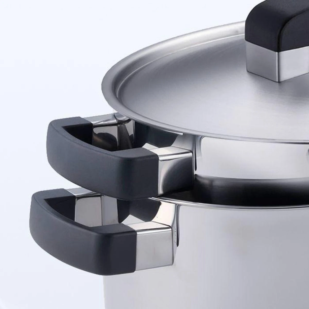 BK Conical Cool Pannenset - 5-delig - RVS - Geschikt Voor Alle Warmtebronnen 4 BK Conical Cool Pannenset - 5-delig - RVS - Geschikt Voor Alle Warmtebronnen - Afbeelding 2