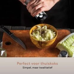 DODANA Premium Peper - & Zoutmolen Elektrisch - 1 Stuk - Pepermolen - Zoutmolen - Oplaadbaar - USB - Elektrische Pepermolen - RVS - Zwaartekracht Functie - LED Lamp - Nl Handleiding - Incl Borsteltje -Keukenproducten Winkel 1200x1200 694