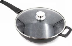 Cheffinger Wokpan Met Deksel - 32cm - Zwart - Pan - Keukenaccessoires -Keukenproducten Winkel 1200x767