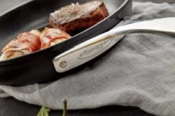 Demeyere Alu Pro Dura Glide Koekenpan - Ø 24 & Ø 28cm - Titanium 14 Demeyere Alu Pro Dura Glide Koekenpan - Ø 24 & Ø 28cm - Titanium -Keukenproducten Winkel 1200x799 28