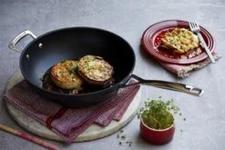 LE CREUSET - Les Forgees - Wokpan 30cm 19 LE CREUSET - Les Forgees - Wokpan 30cm -Keukenproducten Winkel 1200x800 45