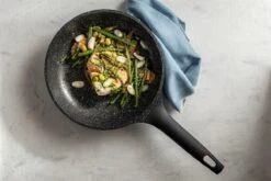 Sola - Fair Cooking Zwart/wit Greblon Anti Aanbaklaag 10 Sola - Fair Cooking Zwart/wit Greblon Anti Aanbaklaag -Keukenproducten Winkel 1200x800 93