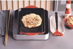 Le Creuset - Gietijzeren Grillplaat - 32x22cm - Kersenrood -Keukenproducten Winkel 1200x807 3