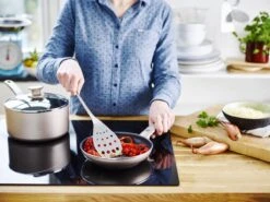 GreenPan Cambridge Hapjespan Met Deksel 28cm - Brons - Inductie - PFAS-vrij -Keukenproducten Winkel 1200x899 7