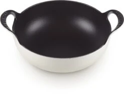 Le Creuset Gietijzeren Balti-pan In Meringue 24 Cm 2,7l -Keukenproducten Winkel 1200x908