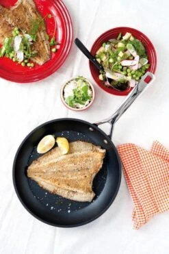 Le Creuset Koekenpan Les Forgées TNS - ø 28 Cm - Standaard Anti-aanbaklaag -Keukenproducten Winkel 799x1200 1