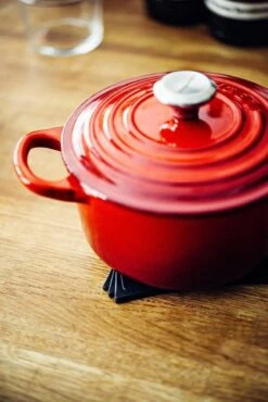 Le Creuset Signature Braadpan - 4,2 L - 24 Cm - Kersenrood -Keukenproducten Winkel 801x1200 1