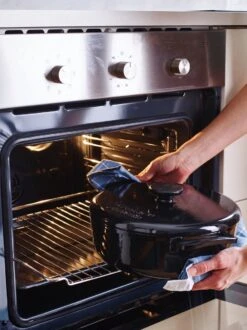 Brabantia The Dutch Braadpan - Matt Black - 28 Cm - Gietijzer 13 Brabantia The Dutch Braadpan - Matt Black - 28 Cm - Gietijzer -Keukenproducten Winkel 899x1200 7